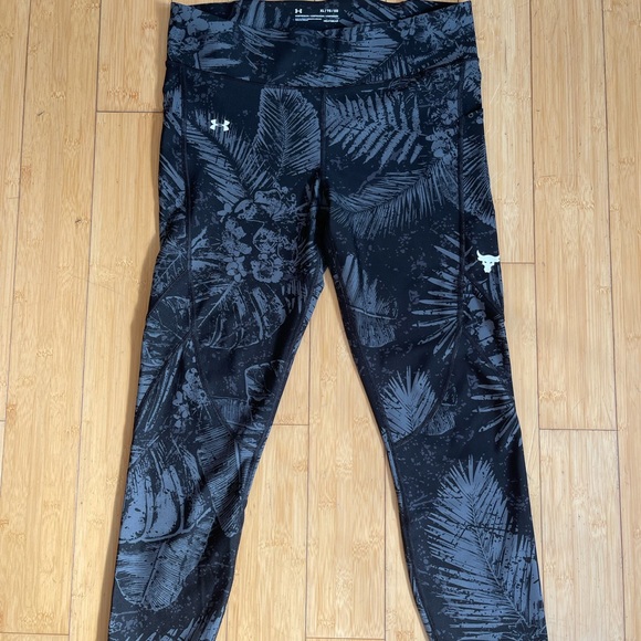 Under Armour woman’s project rock heat gear armor printed ankle crop - Picture 2 of 2